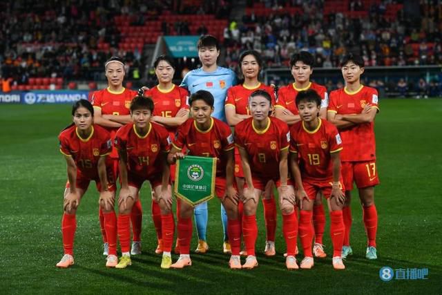当主人公帕特里克对朋友们冷笑着说那是‘美国的而不是‘英国原版的录影带时，对于时尚的追求达到了极限全国妇女组织洛杉矶分会用激烈的言辞来肯定《美国狂魔》并不是社会纪实作品，而是一本手把手指导虐待和摧残妇女的操作手册。